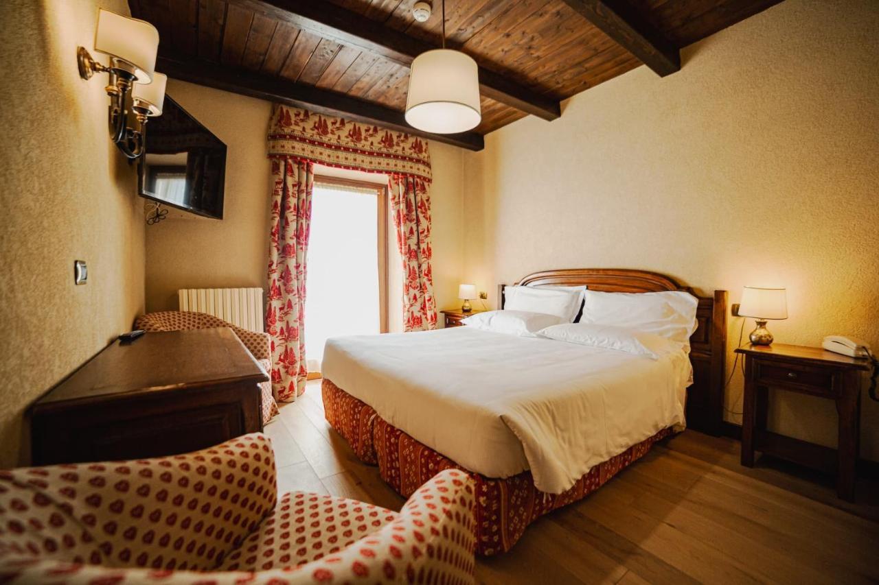 Hotel Jumeaux بيريوِل تْشيرفينيا المظهر الخارجي الصورة