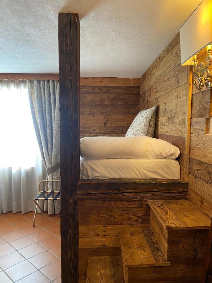 Hotel Jumeaux بيريوِل تْشيرفينيا المظهر الخارجي الصورة