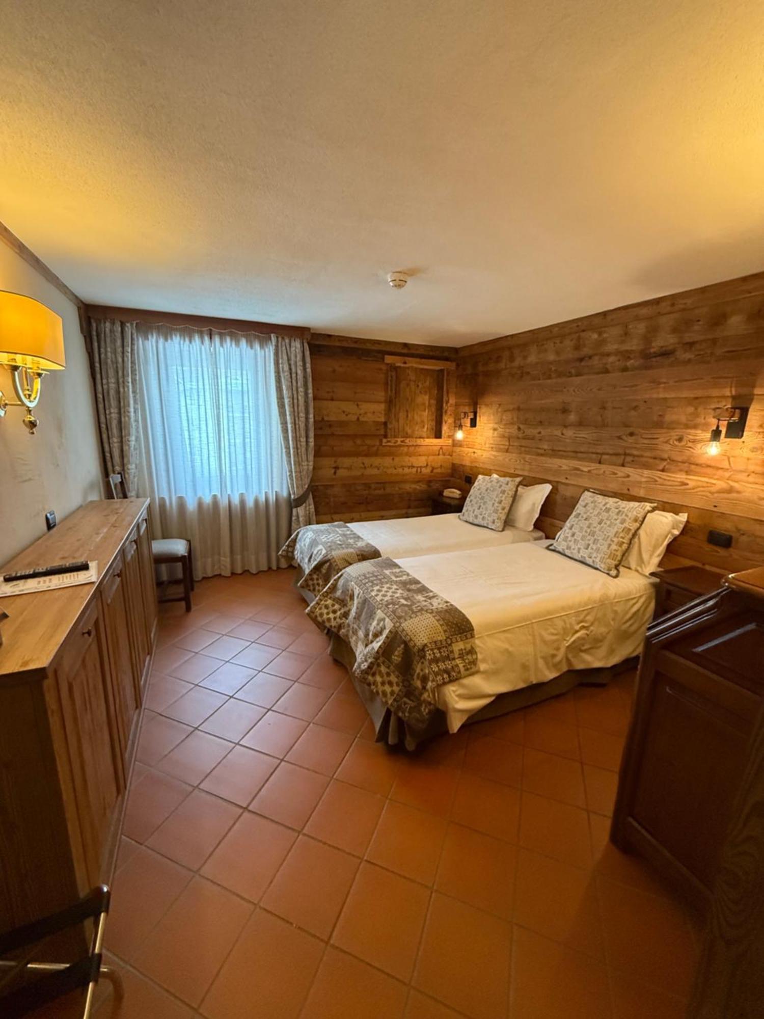 Hotel Jumeaux بيريوِل تْشيرفينيا المظهر الخارجي الصورة