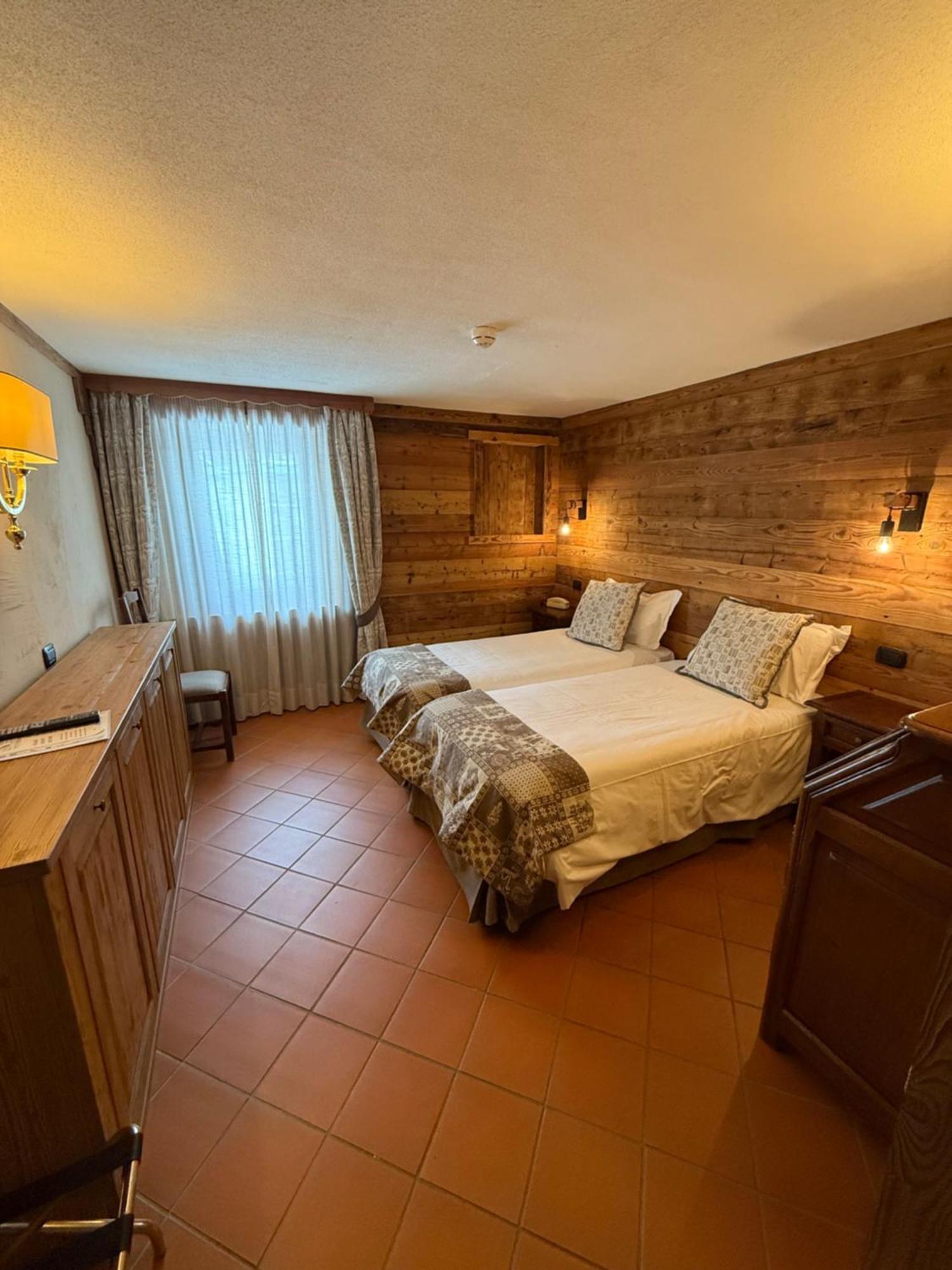 Hotel Jumeaux بيريوِل تْشيرفينيا المظهر الخارجي الصورة