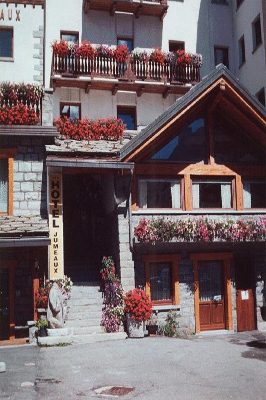 Hotel Jumeaux بيريوِل تْشيرفينيا المظهر الخارجي الصورة