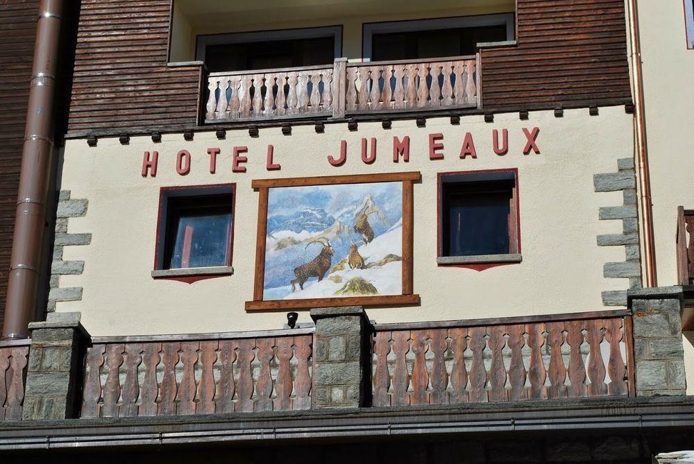 Hotel Jumeaux بيريوِل تْشيرفينيا المظهر الخارجي الصورة