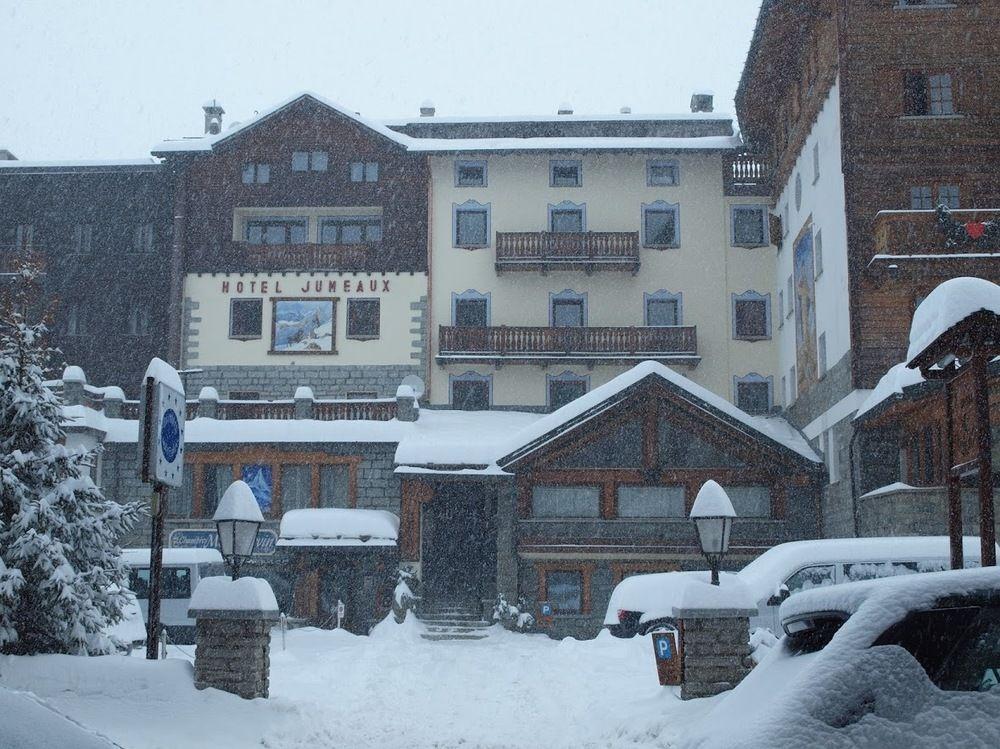 Hotel Jumeaux بيريوِل تْشيرفينيا المظهر الخارجي الصورة