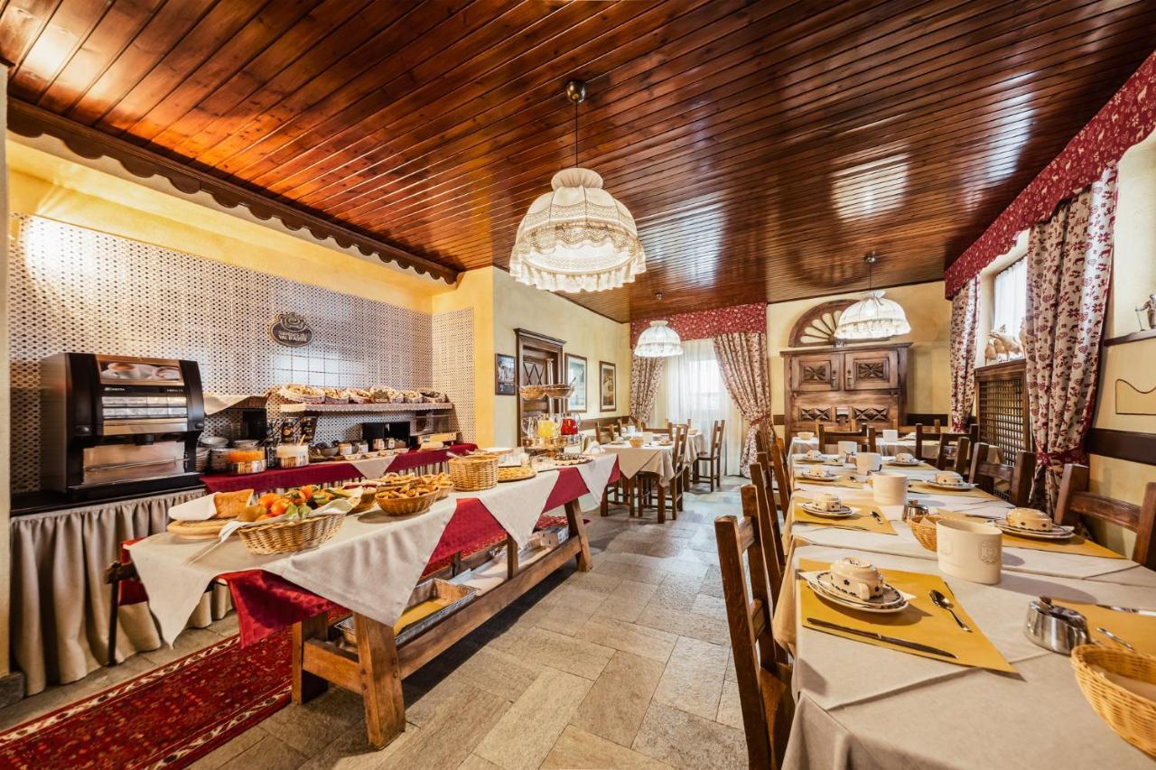 Hotel Jumeaux بيريوِل تْشيرفينيا المظهر الخارجي الصورة